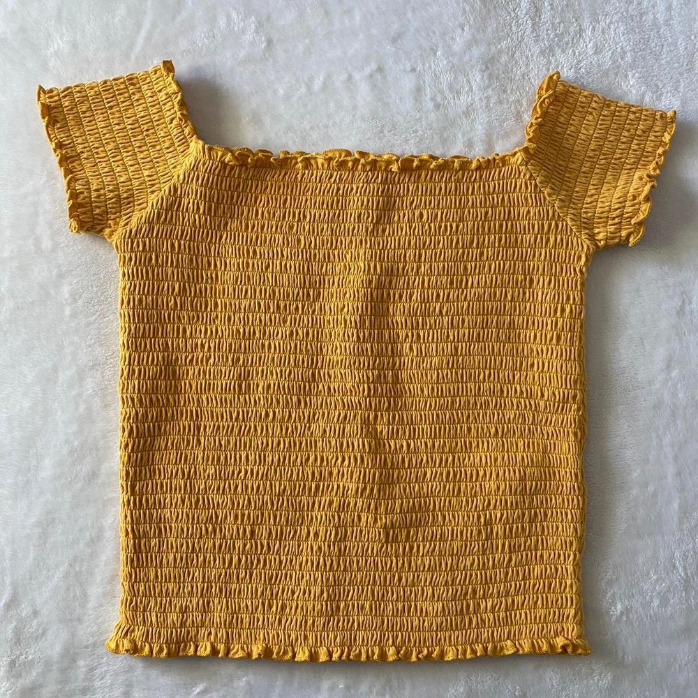 Hollister Junior's Mustard Smocked off the shoulder cropped top‎ size Medium